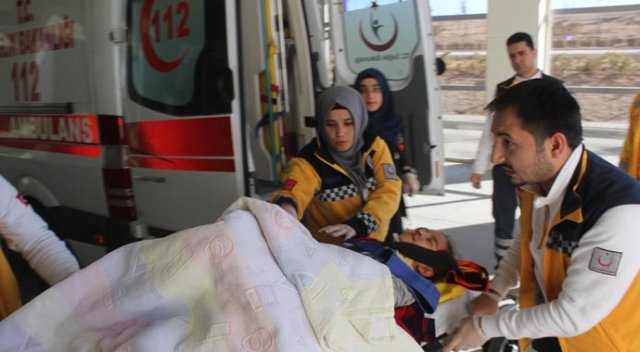 Okulda üzerine dolap devrilen küçük kız yoğun bakıma alındı Okulda üzerine dolap devrilen küçük kız yoğun bakıma alındı