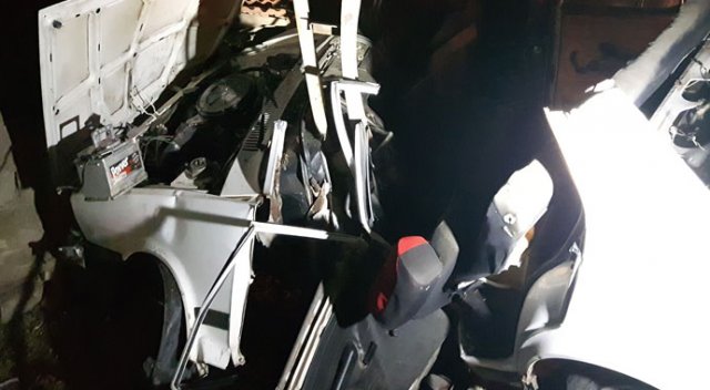 Otomobil evin duvarına çarptı: 4 yaralı