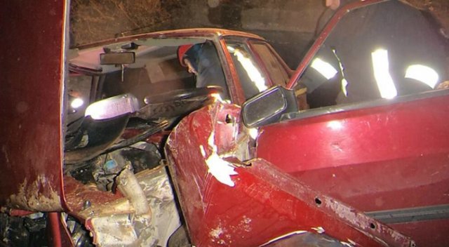 Otomobil köprüden uçtu: 1 ölü 1 yaralı