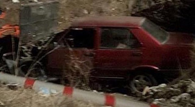 Otomobil köprüden uçtu, ölü ve yaralılar var Otomobil köprüden uçtu, ölü ve yaralılar var