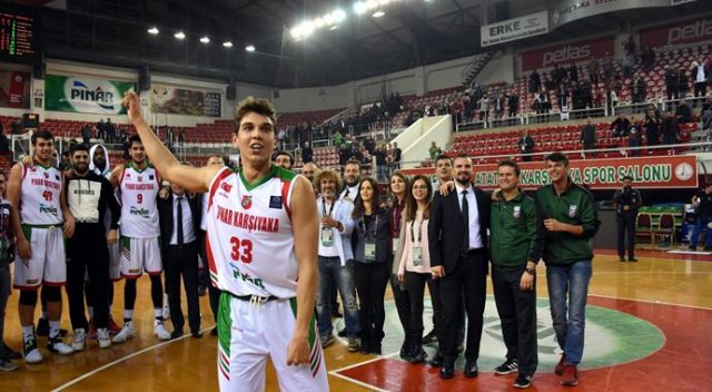 Pınar Karşıyaka&#039;da Alp Karahan&#039;ın gecesi