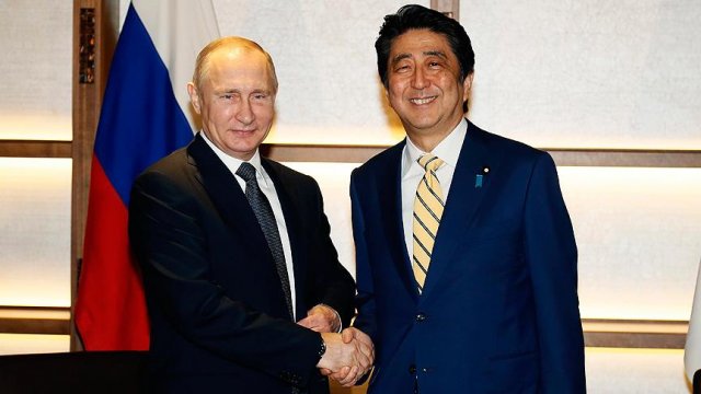 Putin'den Japonya'ya 11 yıl sonra ilk ziyaret Putin'den Japonya'ya 11 yıl sonra ilk ziyaret