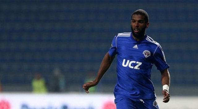 Ryan Babel İstanbul'dan ev bakıyor