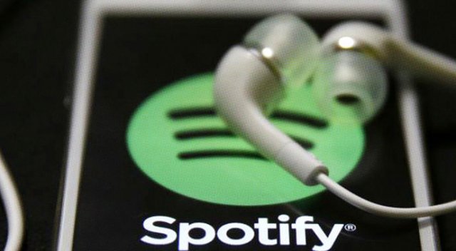 Samsung Gear S3'e Spotify desteği geldi Samsung Gear S3'e Spotify desteği geldi