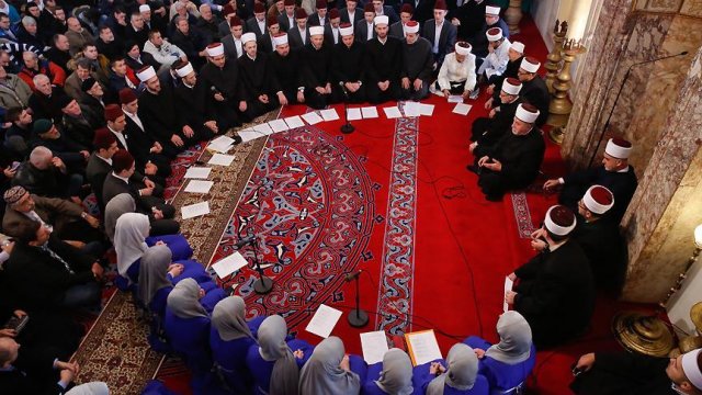 Saraybosna'da şehitler için gıyabi cenaze namazı Saraybosna'da şehitler için gıyabi cenaze namazı