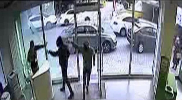 Silahlı banka soygunu kamerada