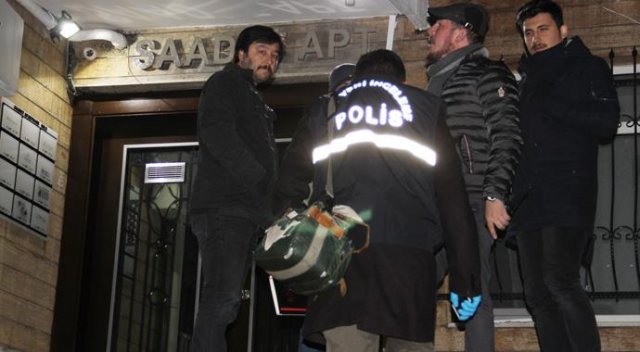 Silahlı saldırıya uğrayan yazar hayatını kaybetti Silahlı saldırıya uğrayan yazar hayatını kaybetti