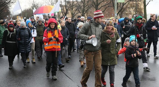 Suriye'deki siviller için Berlin’den Halep’e yürüyecekler Suriye'deki siviller için Berlin’den Halep’e yürüyecekler