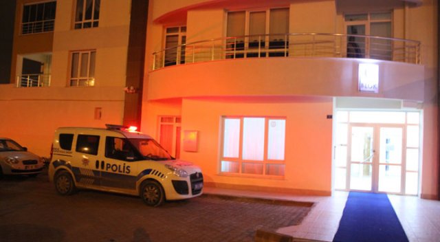 Tartıştığı karısını bıçaklayarak öldürdü