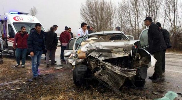 Tokat&#039;ta feci kaza: 2 ölü, 3 yaralı