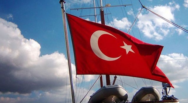 Türk bayrağı takan yata vergi ve harç kaldırılıyor Türk bayrağı takan yata vergi ve harç kaldırılıyor