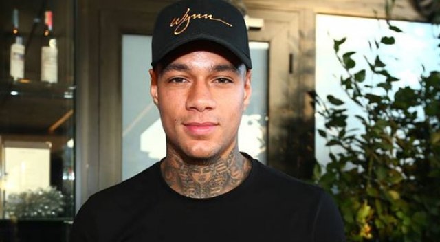 Van der Wiel: 'Ayrılmak istiyorum' Van der Wiel: 'Ayrılmak istiyorum'