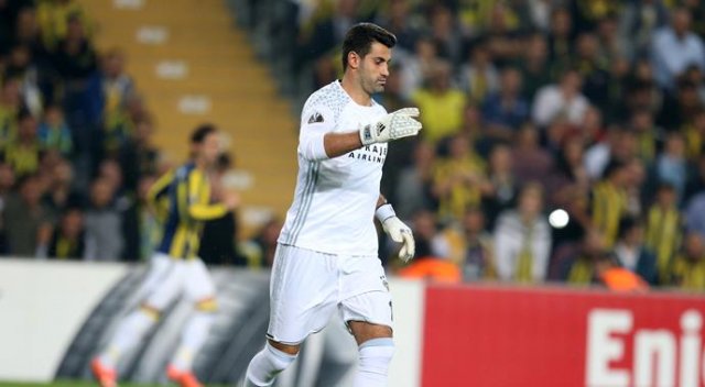 Volkan Demirel duvar ördü Volkan Demirel duvar ördü
