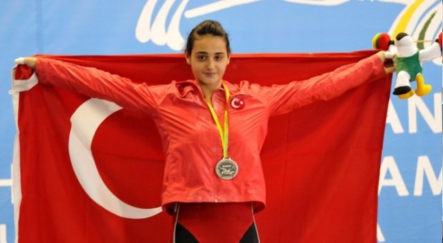 Yasemin Keskin’den 3 bronz madalya