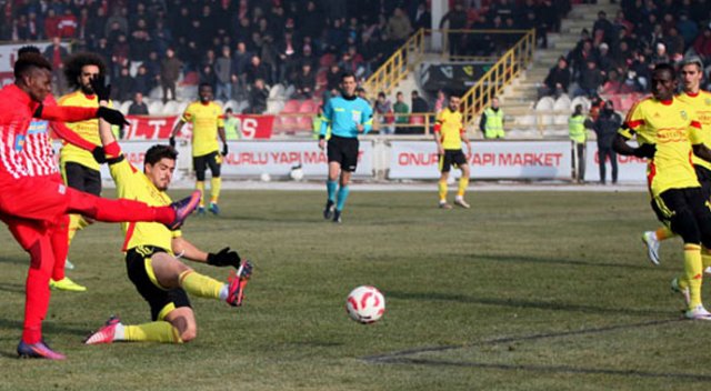 TFF 1. Lig'de 6 gollü müthiş maç TFF 1. Lig'de 6 gollü müthiş maç