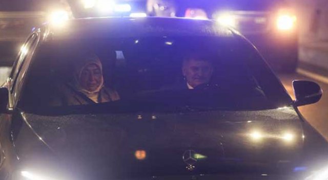 Yıldırım Ilgaz 15 Temmuz İstiklal Tüneli'nden geçti Yıldırım Ilgaz 15 Temmuz İstiklal Tüneli'nden geçti