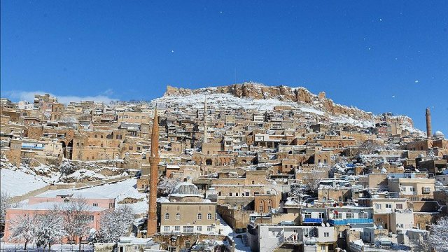 'Beyaz örtü' Mardin'e ayrı bir güzellik kattı 'Beyaz örtü' Mardin'e ayrı bir güzellik kattı