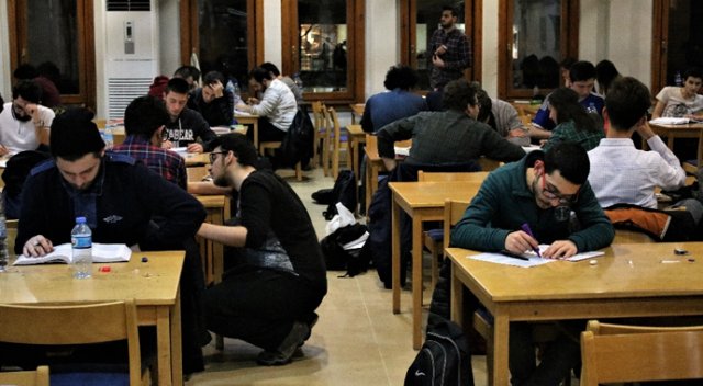 24 saat açık kütüphane 24 saat açık kütüphane