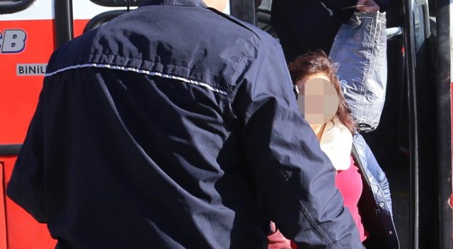 Adana'da yakalanan kadın terörist tutuklandı Adana'da yakalanan kadın terörist tutuklandı