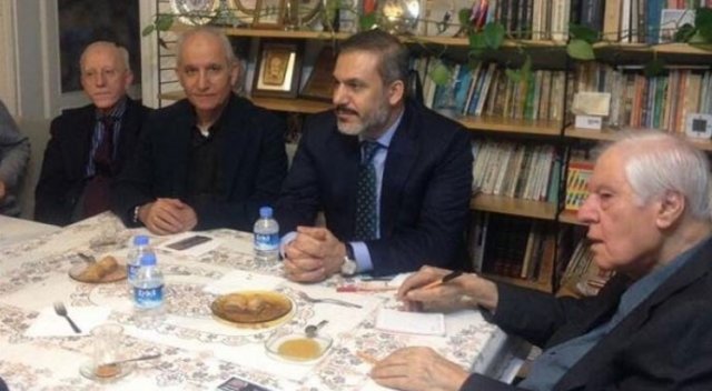 Akar ve Fidan, Nuri Pakdil'in evinde