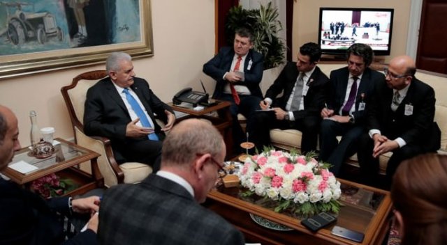 Başbakan Yıldırım, medya temsilcileriyle görüştü Başbakan Yıldırım, medya temsilcileriyle görüştü