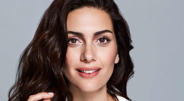 Bergüzar Korel&#039;den sosyal medya açıklaması