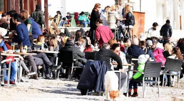 Bodrum&#039;da güneşi gören sahile koştu