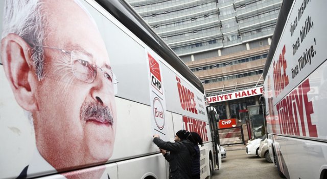 CHP, otobüslerinden "evet" mührünü kaldırttı CHP, otobüslerinden "evet" mührünü kaldırttı