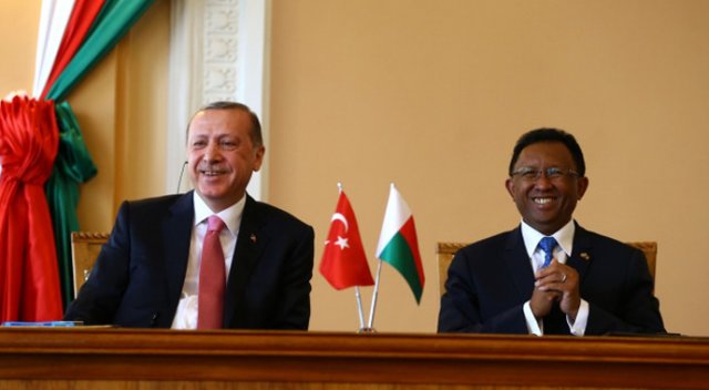Cumhurbaşkanı Erdoğan, mevkidaşının ismini söylerken zorlandı Cumhurbaşkanı Erdoğan, mevkidaşının ismini söylerken zorlandı