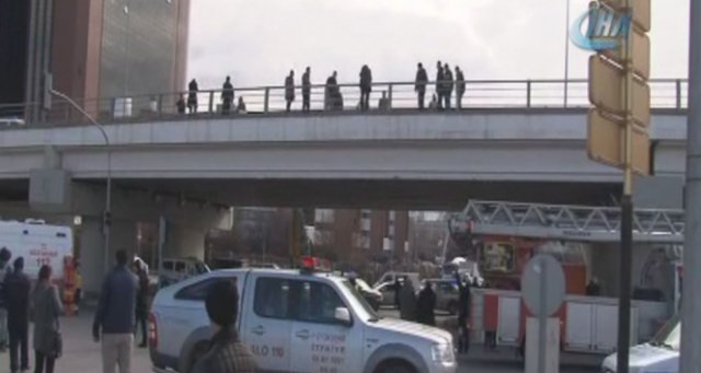 Cumhurbaşkanlığı Külliyesi önünde hareketli dakikalar Cumhurbaşkanlığı Külliyesi önünde hareketli dakikalar