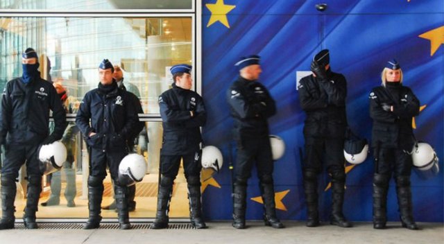 Europol operasyonunda Osmanlı mezar taşı ele geçirildi