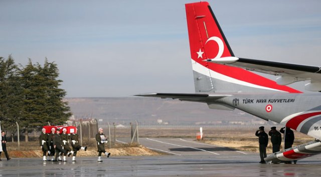 Fırat Kalkanı şehitlerine tören Fırat Kalkanı şehitlerine tören