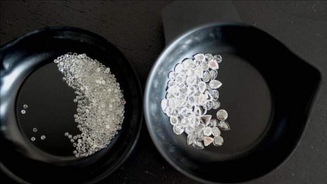 Fransa’da kuyumcudan 15 milyon avroluk pırlanta çalındı