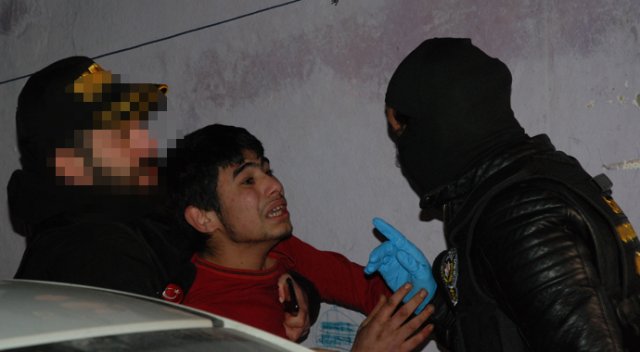 Gaziosmanpaşa’da çatışma çıktı: 1 ölü, 1 yaralı Gaziosmanpaşa’da çatışma çıktı: 1 ölü, 1 yaralı
