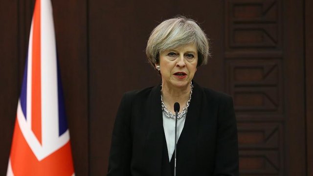 İngiltere Trump'ın göçmen kararına karşı harekete geçti İngiltere Trump'ın göçmen kararına karşı harekete geçti