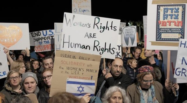 İsrailli kadınlar Trump'ı protesto etti İsrailli kadınlar Trump'ı protesto etti