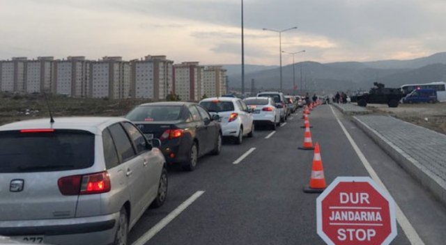 İzmir'de FETÖ'nün darbe girişimine ilişkin dava başladı İzmir'de FETÖ'nün darbe girişimine ilişkin dava başladı