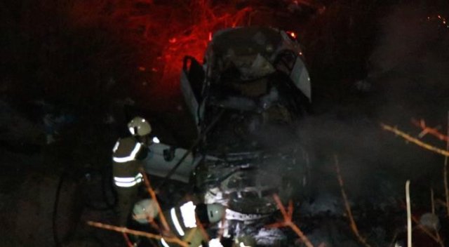 İzmir'de otomobil dereye uçtu: 1 ölü İzmir'de otomobil dereye uçtu: 1 ölü