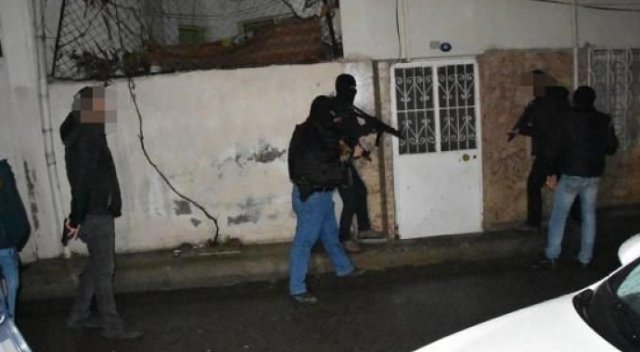 İzmir'de patlama öncesi bakın kim yakalandı! İzmir'de patlama öncesi bakın kim yakalandı!