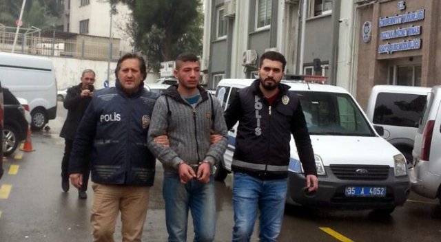İzmir'deki kız kavgasında 1 kişi hayatını kaybetti İzmir'deki kız kavgasında 1 kişi hayatını kaybetti