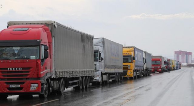 Kapıkule ve Hamzabeyli'de tır kuyruğu Kapıkule ve Hamzabeyli'de tır kuyruğu