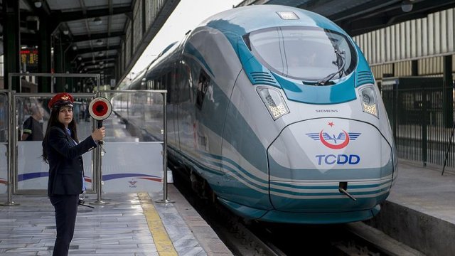 Kayseri&#039;ye hızlı tren geliyor