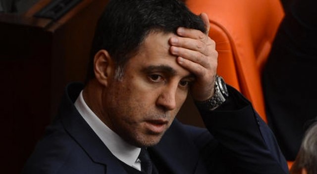 Mahkemeden 'Hakan Şükür' kararı Mahkemeden 'Hakan Şükür' kararı