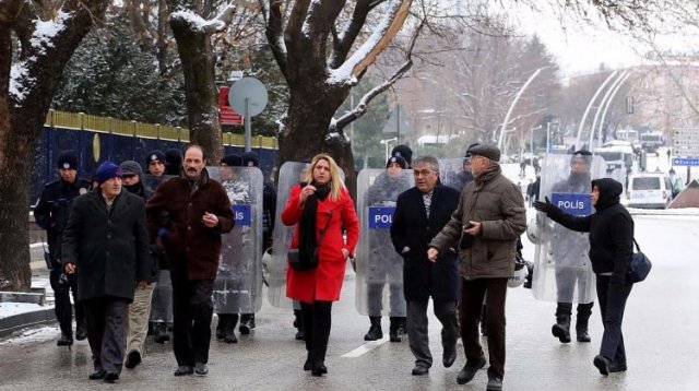 Meclis önündeki provokasyonda CHP parmağı Meclis önündeki provokasyonda CHP parmağı