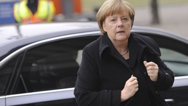 Merkel&#039;den Trump&#039;a sert eleştiri!