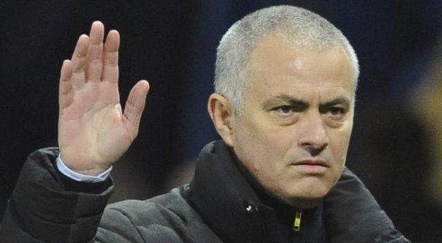Mourinho: Büyük bir teklifi geri çevirdim Mourinho: Büyük bir teklifi geri çevirdim