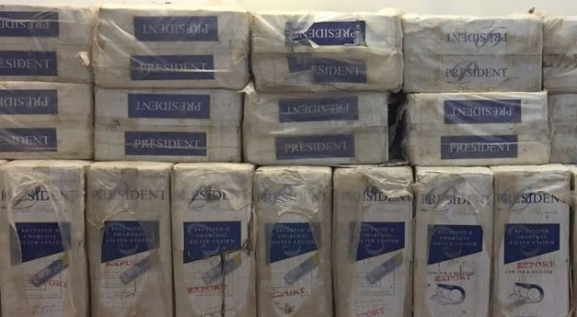 Muradiye’de 100 bin paket kaçak sigara ele geçirildi Muradiye’de 100 bin paket kaçak sigara ele geçirildi