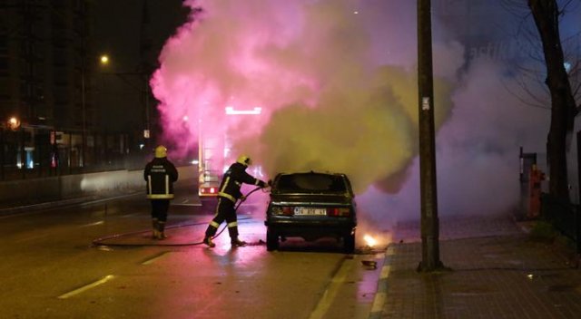 Önce kaza yaptı, sonra otomobilini yaktı