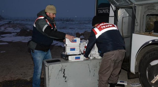 Otobüsün mazot deposundan kaçak sigara çıktı