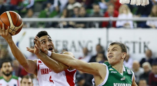 Pınar Karşıyaka Khimik engelini geçti Pınar Karşıyaka Khimik engelini geçti